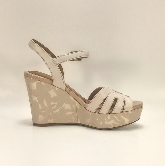CLARKS Artisan Amelia Page Womens 5M Nude Beige Platform Wedge Heel Sandals - Picture 3 of 12